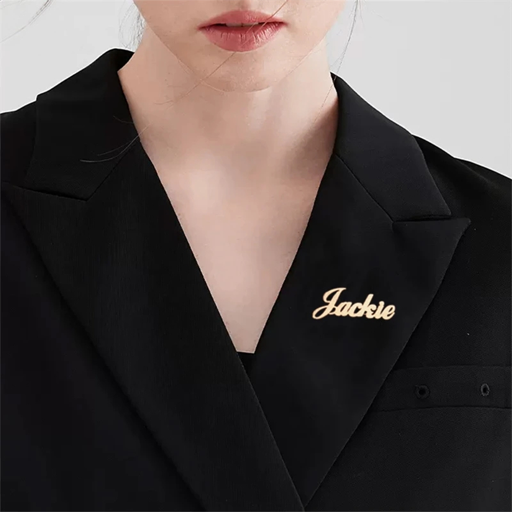 カスタムネームブローチ、パーソナライズネームラペルピン、ステ - Women Fashion Dress Names のレビューと価格