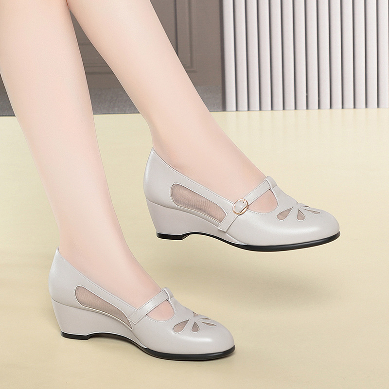 中年女性夏メッシュカットアウトウェッジヒールシューズ軽量ソフ - Women'S Fashion Shoes のレビューと価格