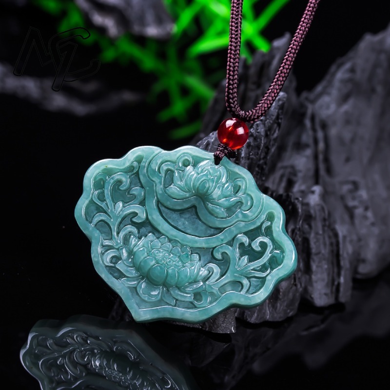 本物のビルマ産エメラルド翡翠ブルーウォータールイイ蓮ペンダン - Women'S Fashion Jewellery のレビューと価格