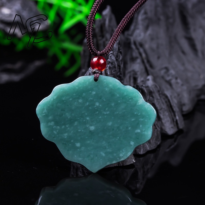 本物のビルマ産エメラルド翡翠ブルーウォータールイイ蓮ペンダン - Women'S Fashion Jewellery のレビューと価格