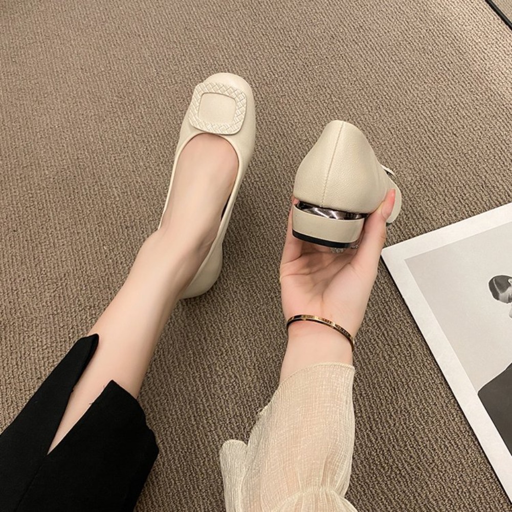 柔らかい革を使用した、牛腱革の柔らかいソールが特徴の、春・秋 - Women'S Fashion Shoes のレビューと価格